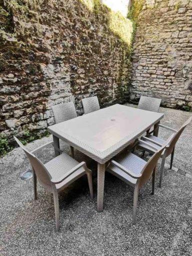 Appartement 3 Chambres Au Coeur Du Jura, Ideal Famille サラン・レ・バン エクステリア 写真